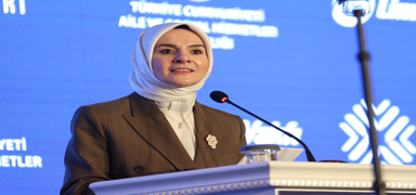 Bakan Gkta, Gmhaneli zler Recep, Tayyip ve Erdoan'n doum gnlerini kutlad