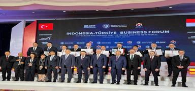 T�rk devleri imzay� att�