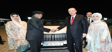 Cumhurba�kan� Erdo�an, Pakistanl� mevkida�� Zerdari'ye Togg hediye etti