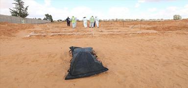 Libya'da toplu mezar: 55 dzensiz gmenin cesedine ulald