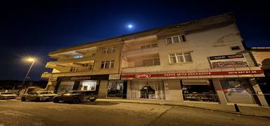 skdar'da toprak kaymas nedeniyle 2 bina tahliye edildi
