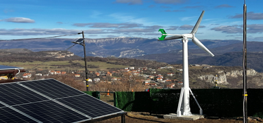 Y�zde 100 yerli �retim k���k �l�ekli r�zgar t�rbinleri ihtiya� alanlar�nda 5 saatte kurulabiliyor