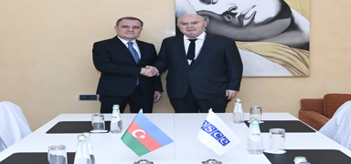 AG�T Genel Sekreteri Sinirlio�lu Azerbaycan D��i�leri Bakan� Bayramov ile bir araya geldi