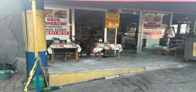 Adana'da restorana kanl saldr: 3 yaral