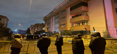 Tuzla'da duvarlarnda atlaklar oluan 4 katl bina boaltlarak mhrlendi