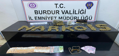 Burdur'da uyuturucu operasyonu: Aracndan kanlar akna evirdi