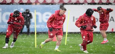Galatasaray, AZ Alkmaar mana hazr