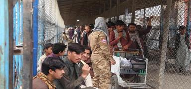 'Pakistan tm dzensiz Afgan gmenleri snr d etmek istiyor'