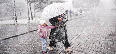 �stanbul'da bir kar tatili daha