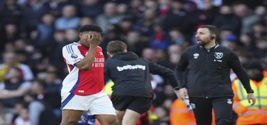 Arsenal, evinde West Ham'a boyun edi