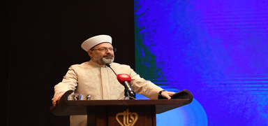 Diyanet leri Bakan Erba: lkeli, tutarl ve dengeli bir metot benimsemeniz son derece nemli
