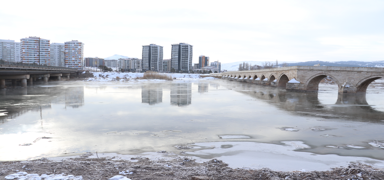 K�z�l�rmak k�smen buz tuttu