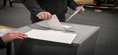 Almanya'da halk sand�k ba��nda