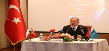 Akar: Dnya nizamndaki kurallarda ciddi bir erozyon var
