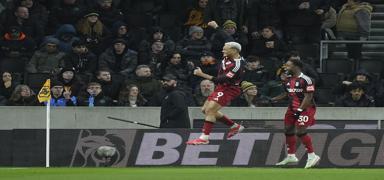 Fulham deplasmanda 2 golle kazand