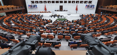 AK Parti vekil saysn 272'ye ykseltti