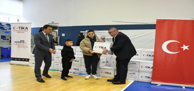 TKA'dan Arnavutluk'taki ailelere gda yardm