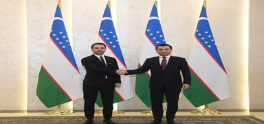 T�rkiye'nin Ta�kent B�y�kel�isi Uluta�, g�ven mektubu �rne�ini takdim etti