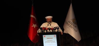 Diyanet ��leri Ba�kan� Erba� ��rencilerle bulu�tu: G�zel ahlak gencin s�s�d�r