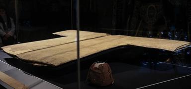 H�rka-i �erif ziyaret�ilerle bulu�turuluyor