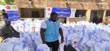 Diyanet Vakf�, Mali'de 4 bin ki�iye iftar verecek