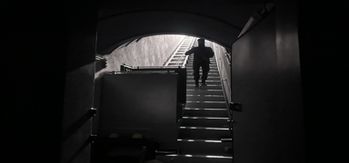 Esed'in yazl���n�n alt�nda bulundu