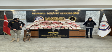 stanbul'da 365 kilogram kokain ele geirildi
