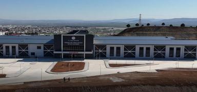 Yap�m� tamamlanan hastane hasta kabul�ne ba�lad�