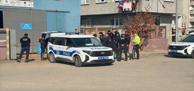 Kocaeli'de silahl� kavgada 1 ki�i yaraland�