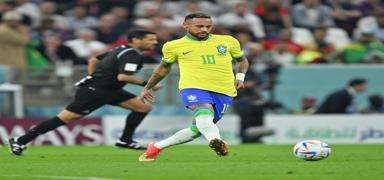 Neymar 1,5 yl sonra milli takmda