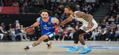 Anadolu Efes evinde hata yapmad