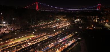 Boazii niversitesi'nde iftar ve teravih cokusu