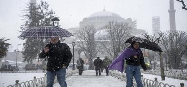 stanbul'a kar geri geliyor