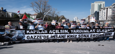 Msr'n Ankara Bykelilii nnde 'Refah' protestosu