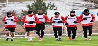 Sivasspor, Adana Demirspor ma��n�n haz�rl�klar�n� s�rd�rd�