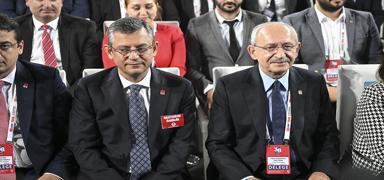 CHP'nin aibeli kurultaynda delegeler tek tek dklyor: Para karl zel'e oy vermemiz istendi