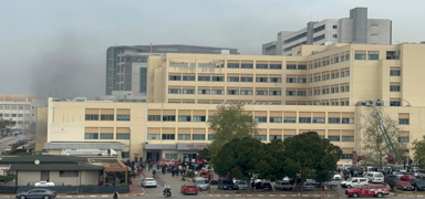Akdeniz �niversitesi Hastanesi'nde yang�n  pani�i