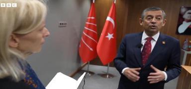 zel, ngiltere Babakan'na sitem etti