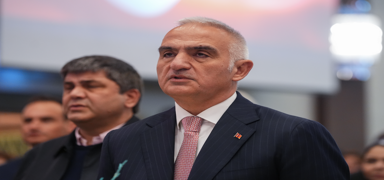 Bakan Ersoy: Devlet Tiyatrolar 2023-2024 sezonunda 2 milyon 149 bin seyirciye ulat