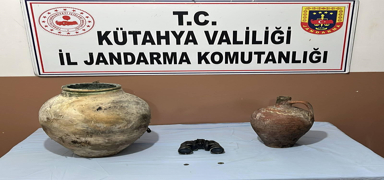 �zinsiz kaz� yapan 10 ��pheli su��st� yakaland�