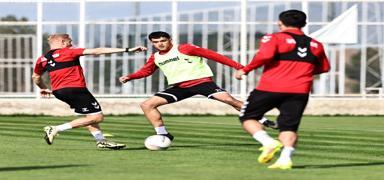 Sivasspor, Adana Demirspor'a haz�rlan�yor