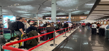 stanbul havalimanlarnda bayram younluu