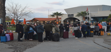 Ayval�k'tan Midilli Adas�'na ge�i�lerde yo�unluk