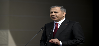 Bakan Yerlikaya'dan bayram tatili i�in yola ��kan vatanda�lara uyar�