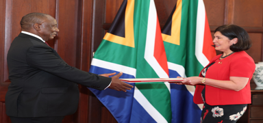 Yldrmge, Cumhurbakan Ramaphosa'ya gven mektubunu sundu