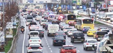 stanbul'da trafik younluu yaanyor