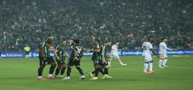 Derbide Kocaelispor, Sakaryaspor'u 3 golle geti