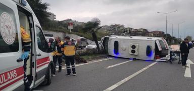 Mudanya'da hasta ta��yan ambulans devrildi: �ok say�da yaral�