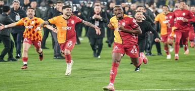 Kupada turlayan taraf Aslan