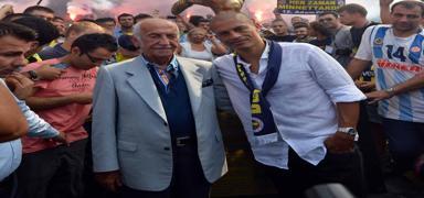 Fenerbah�e Kul�b�, Y�ksel G�nay'� unutmad�